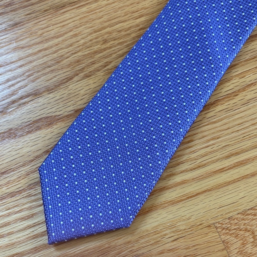 Elegant Lavender Polka Dot Tie
